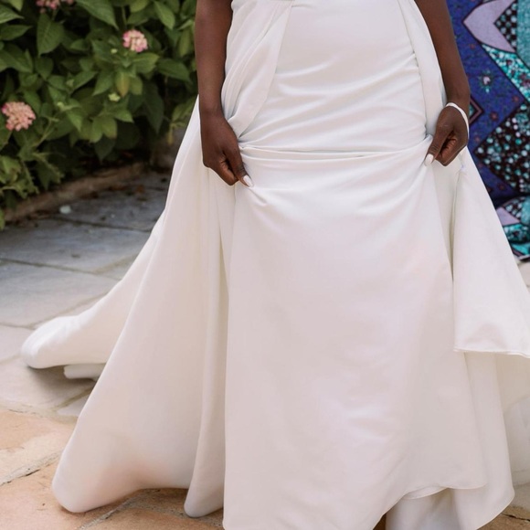 Madison James Dresses & Skirts - Wedding Dress (US Size 8 ) Madison James MJ850